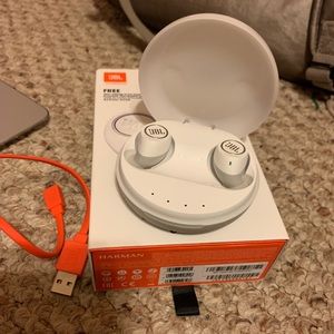 JBL Free